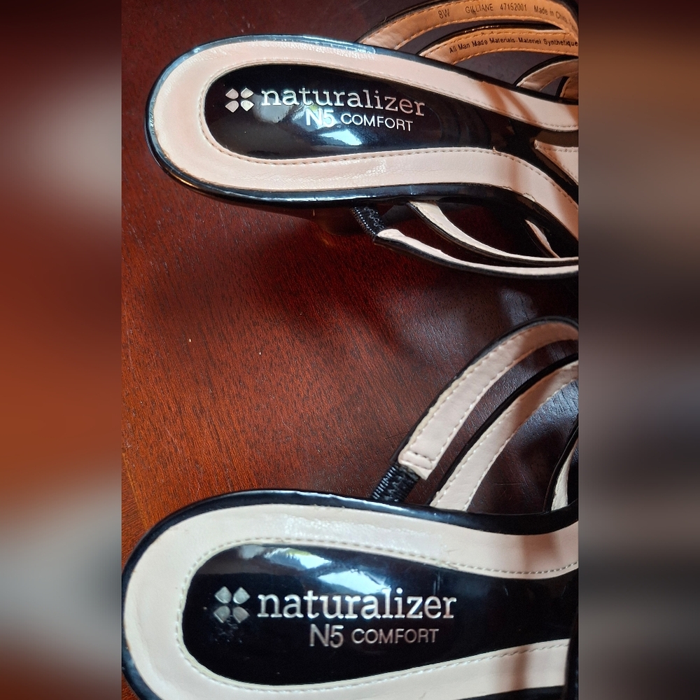 Naturalizer Sandals - Picture 4 of 12